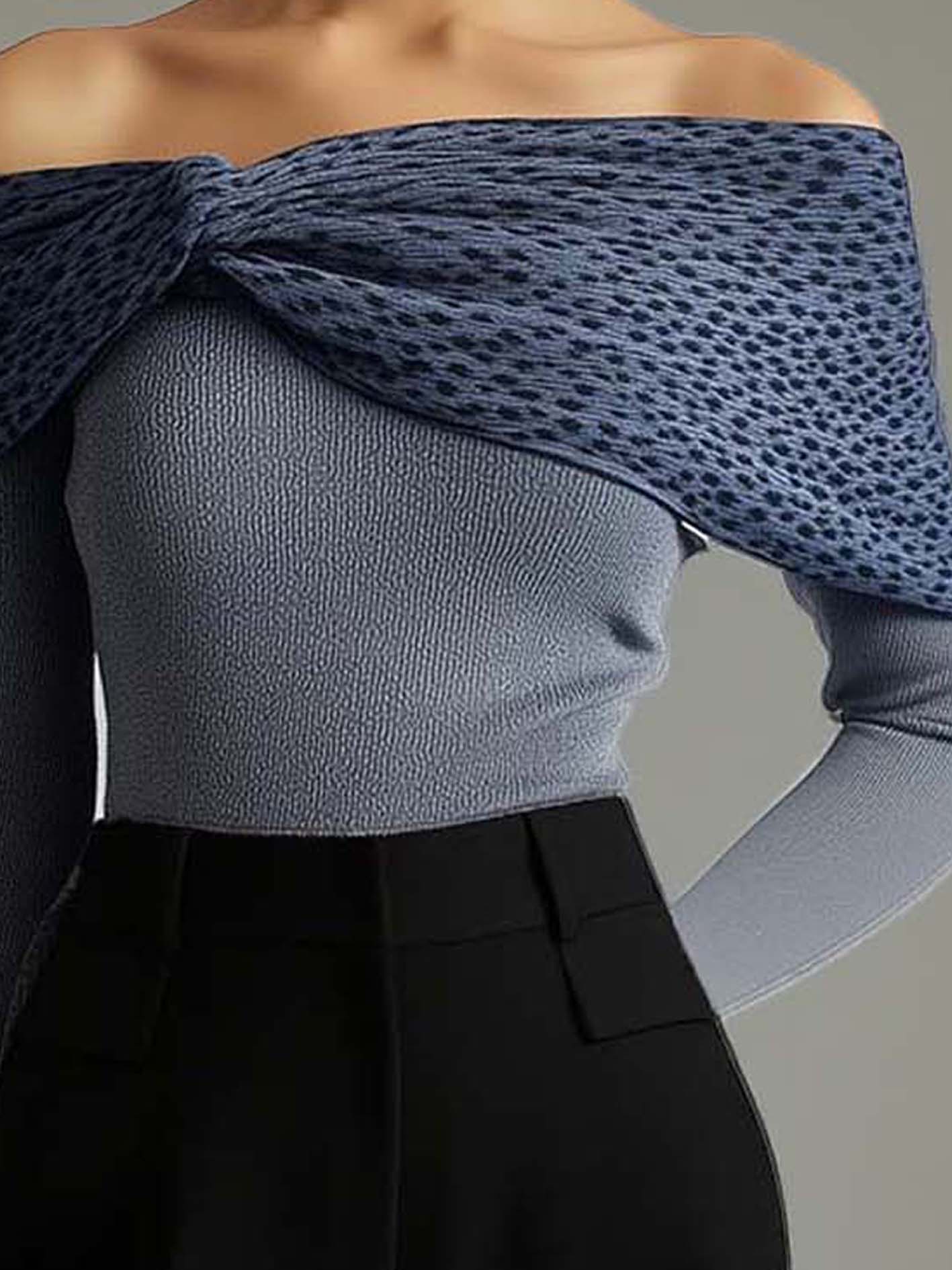 Off Shoulder Gray Knitted T-shirt With Blue Leopard Print Neckline