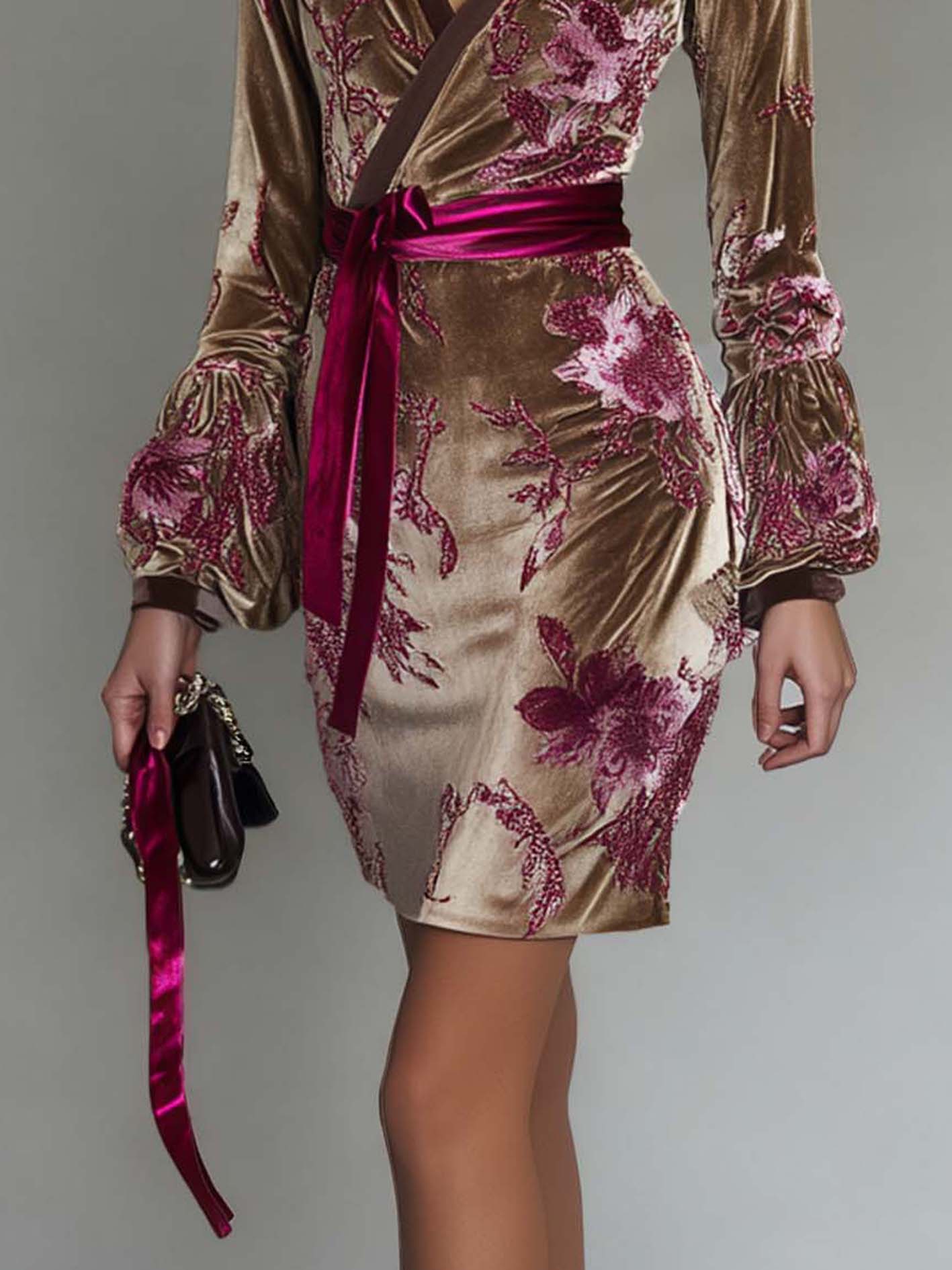 Brown Velvet Bodycon Dress With Pink Elegant Flowers And Belt