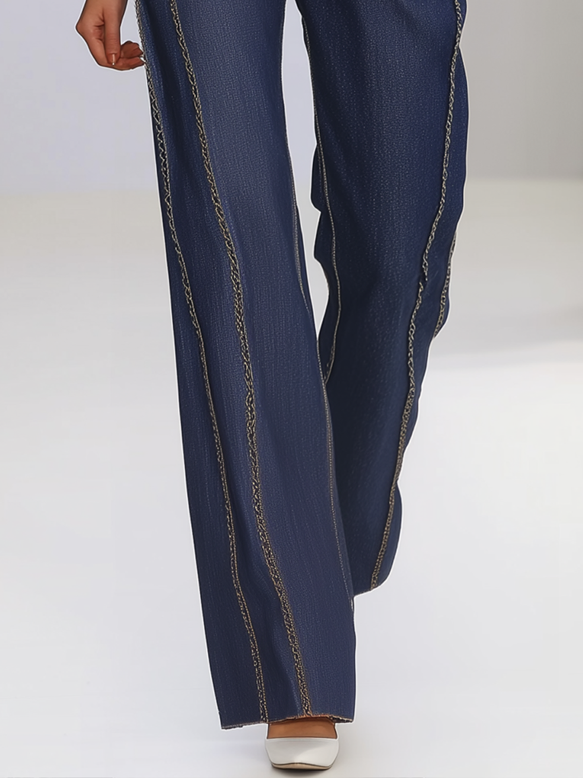 Long Jeans With Stylish Pockets And Trim