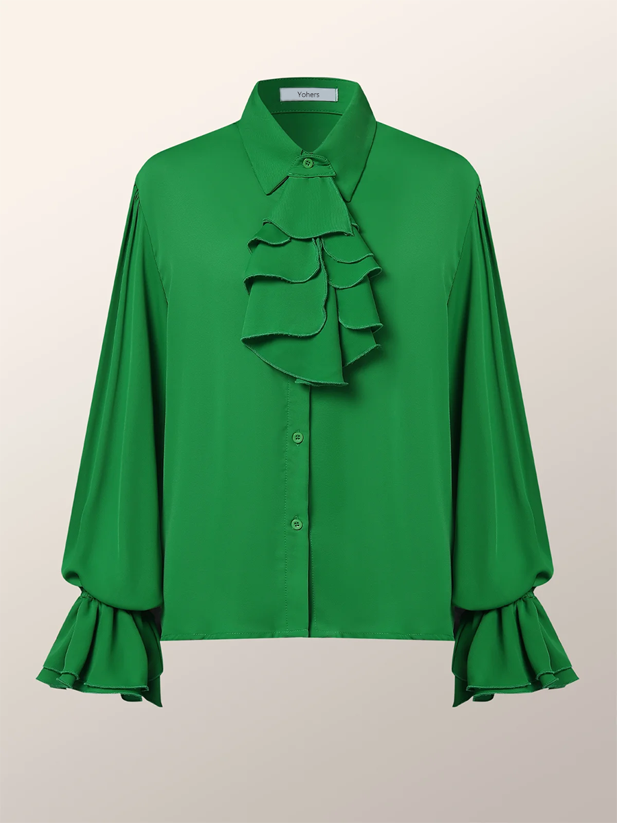 Chemise verte à col volanté