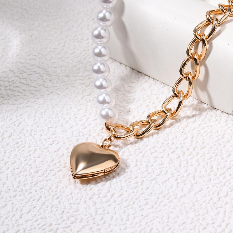 Hinged Heart Imitation Pearl Necklace