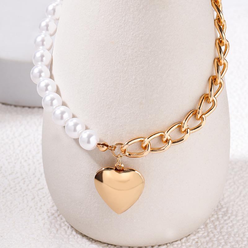 Hinged Heart Imitation Pearl Necklace