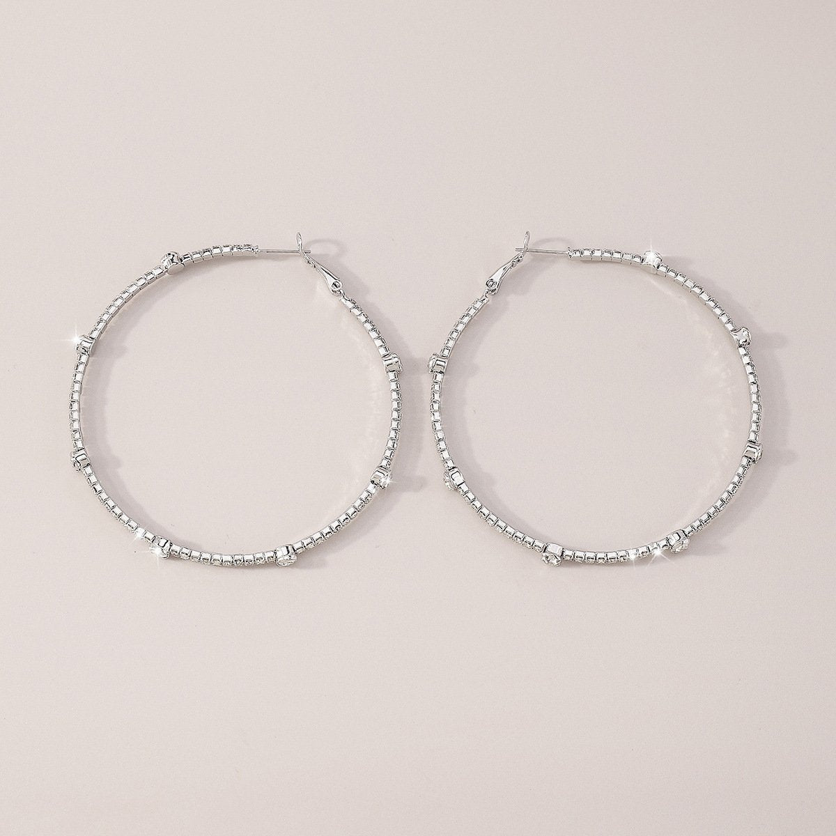 Boucles d'oreilles minimalistes en strass