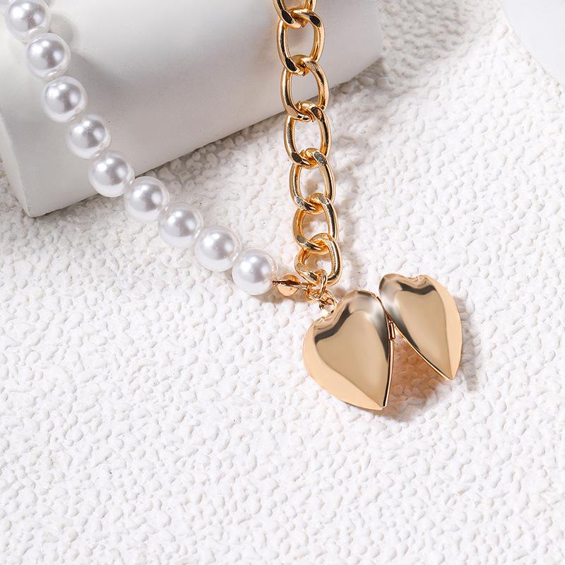 Hinged Heart Imitation Pearl Necklace