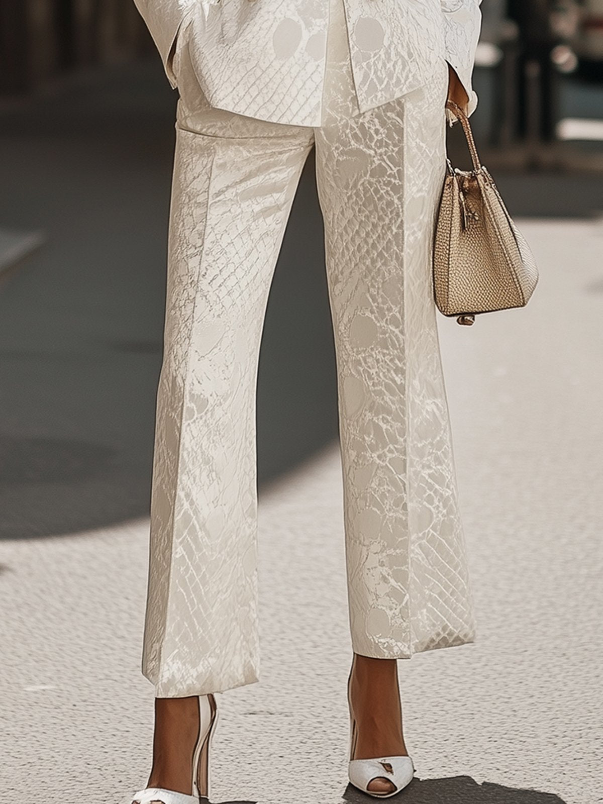 Unusual Pants In A White Satin Print