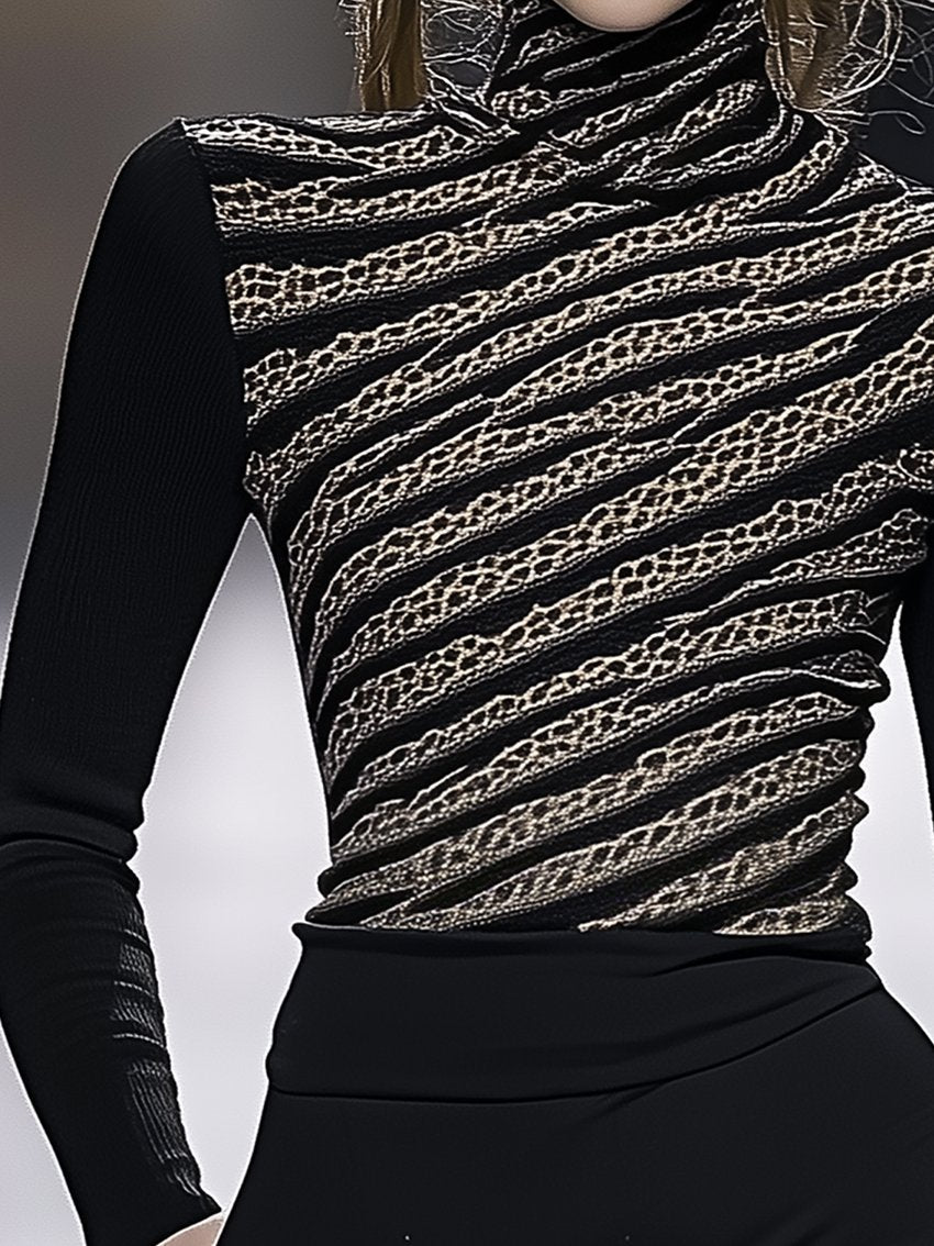 Black Stretch-tight T-shirt With Leopard Chain